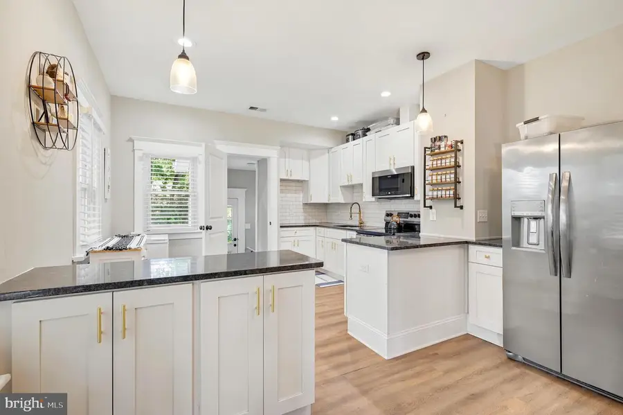 211 N Sylvania Ave, Jenkintown, PA 19046 - #2