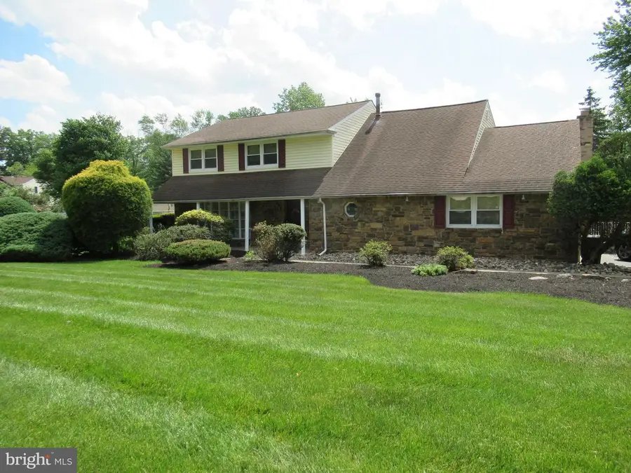 1182 Somers Rd, Huntingdon Valley, PA 19006 - #2