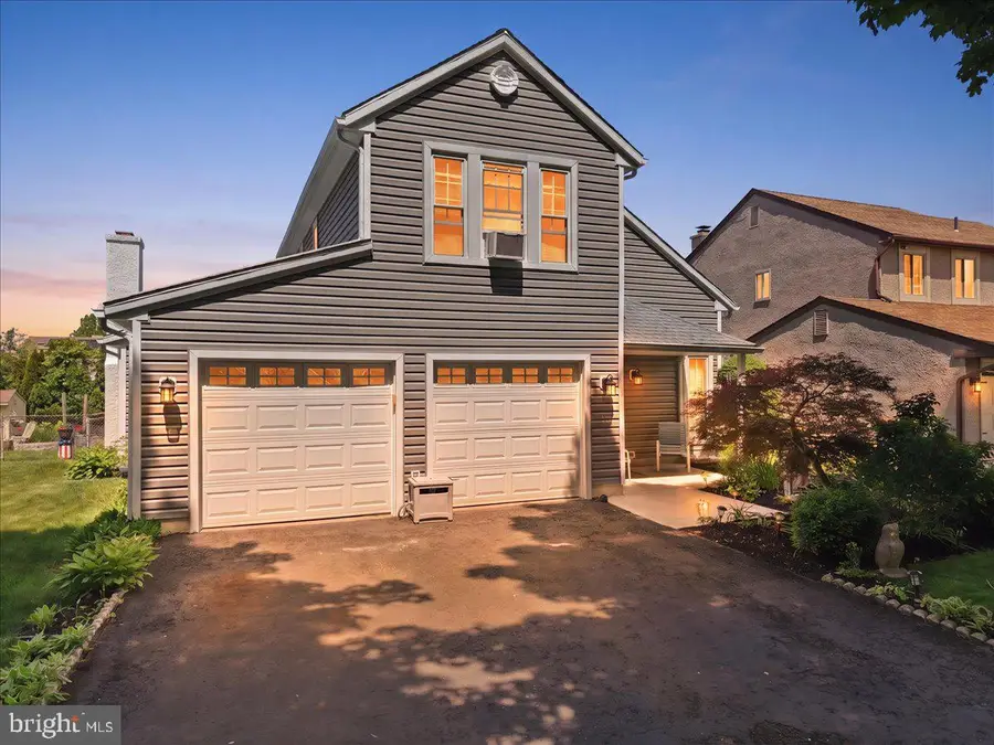 12 Pebble Dr, Horsham, PA 19044 - #2
