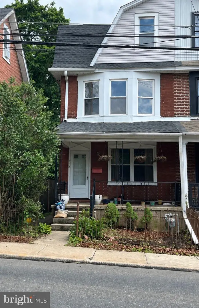 213 Ardmore Ave, Ardmore, PA 19003 - #1