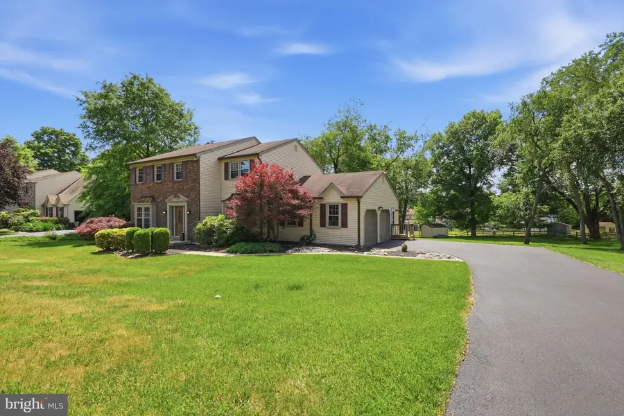 4185 Shoemaker Rd, Huntingdon Valley, PA 19006 - #2