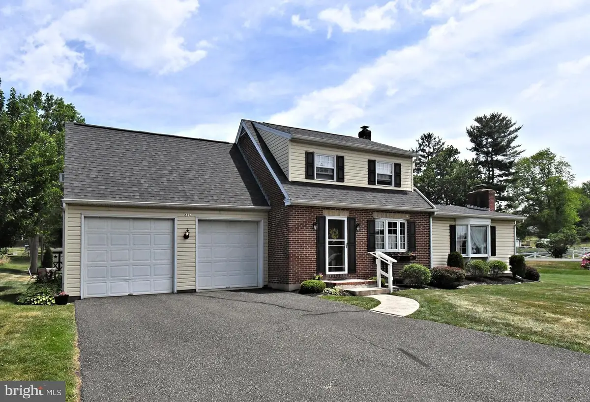 561 Park Ave, Harleysville, PA 19438 - #1