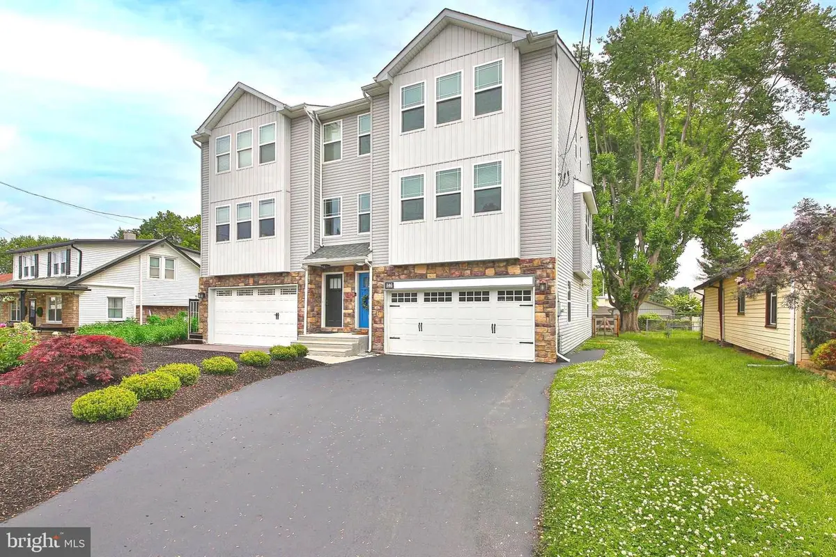 346 Roberts Ave, Conshohocken, PA 19428 - #1