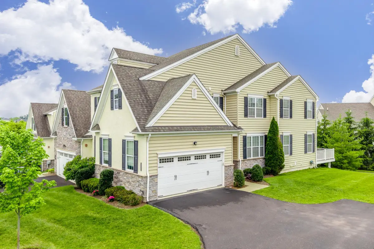 2004 Pleasant Valley Dr, Lansdale, PA 19446 - #1