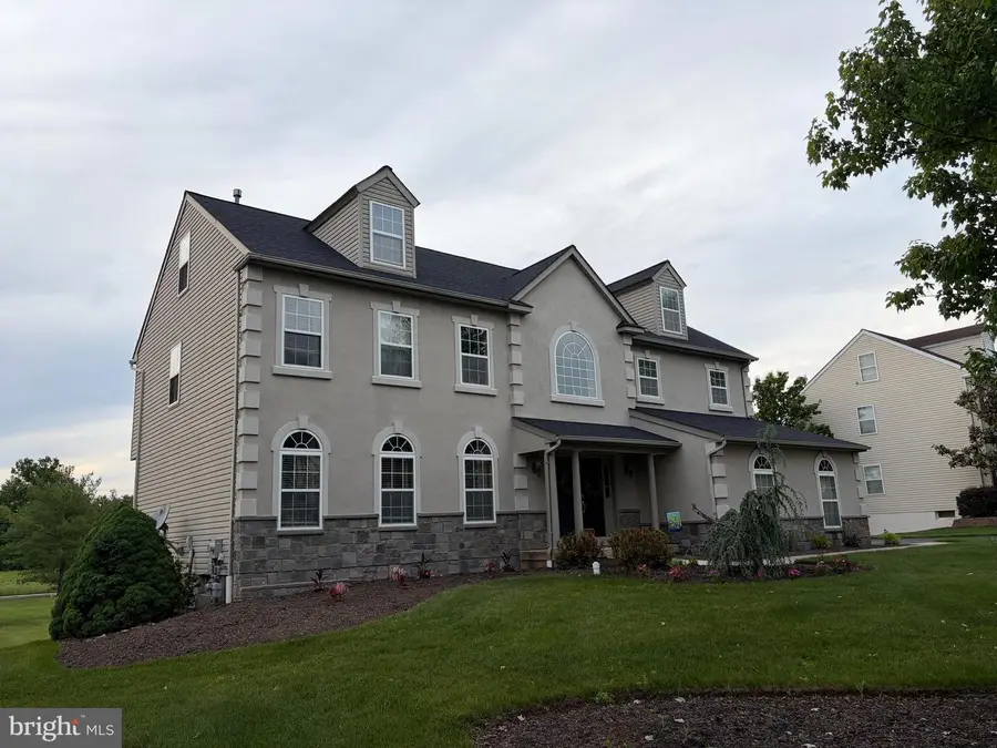 2051 Lockerbie Rd, Schwenksville, PA 19473 - #3