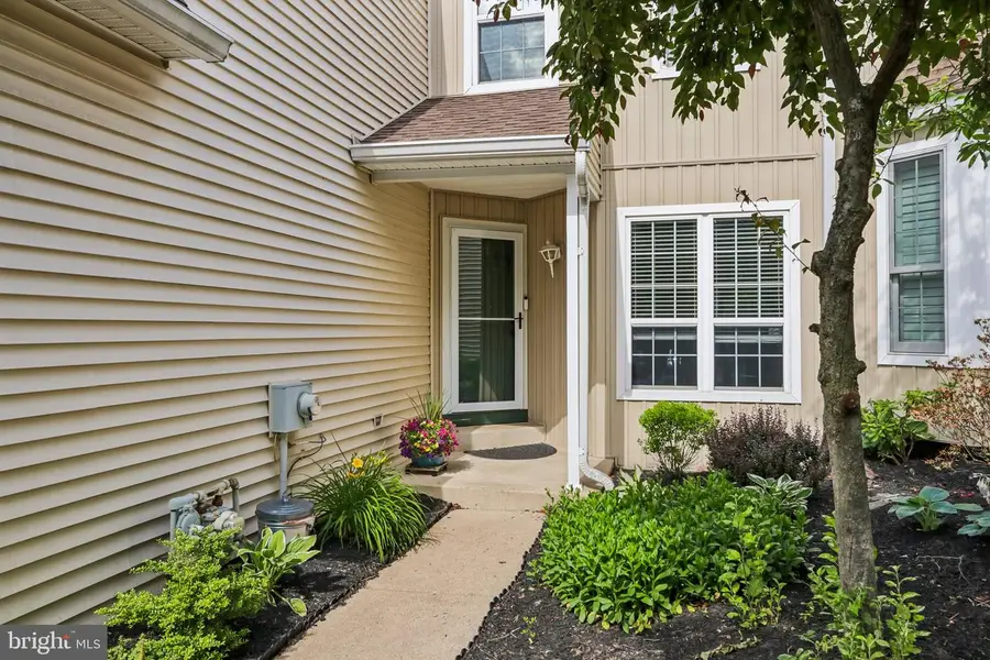 431 Country Club Dr, Lansdale, PA 19446 - #2