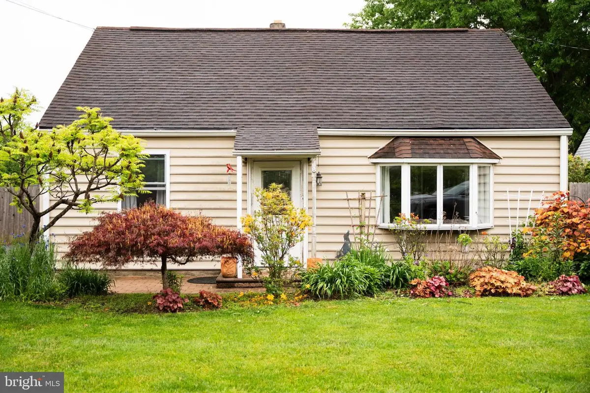 334 W Broad St, Hatfield, PA 19440 - #1