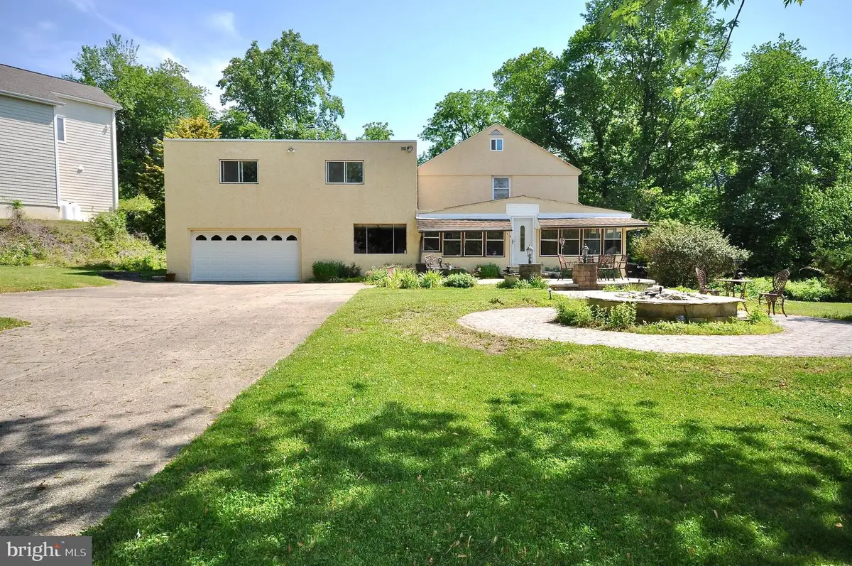 3441 Parkside Ave, Huntingdon Valley, PA 19006 - #1