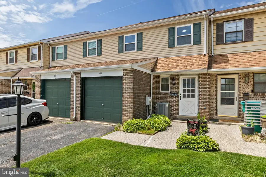 110 Orchard Ct, Royersford, PA 19468 - #3