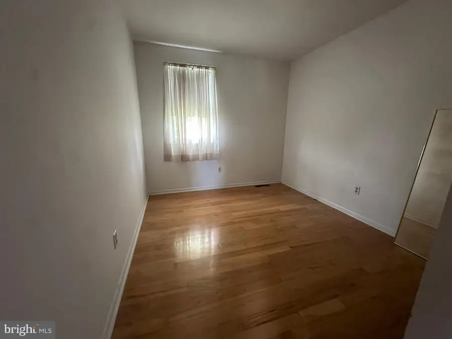 1010 Lake Ln, Pennsburg, PA 18073 - #2
