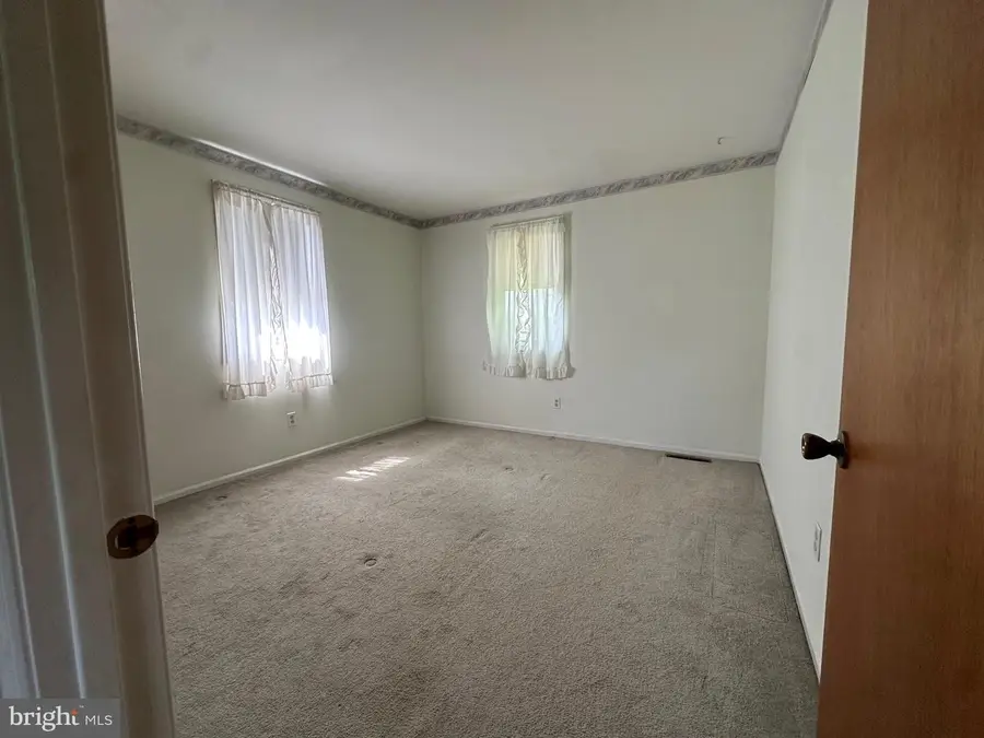 1010 Lake Ln, Pennsburg, PA 18073 - #3