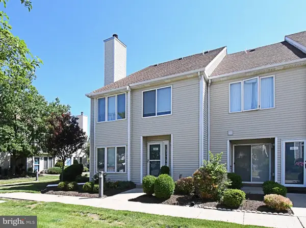 805 Karens Ct #805, NORTH WALES, PA 19454