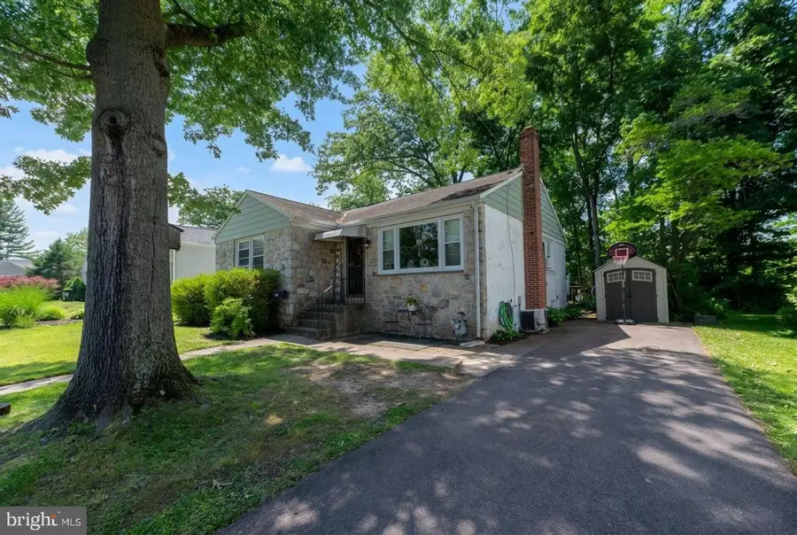 665 Woodland Ave, Pottstown, PA 19464 - #2