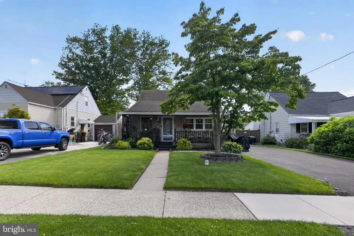 1206 Lakeview Dr, Lansdale, PA 19446 - #1