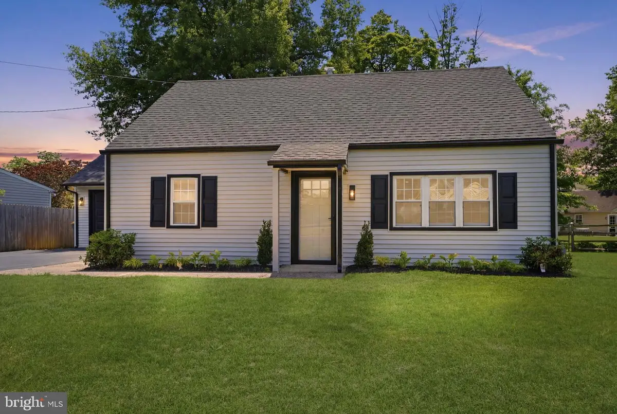 340 W Broad St, Hatfield, PA 19440 - #1
