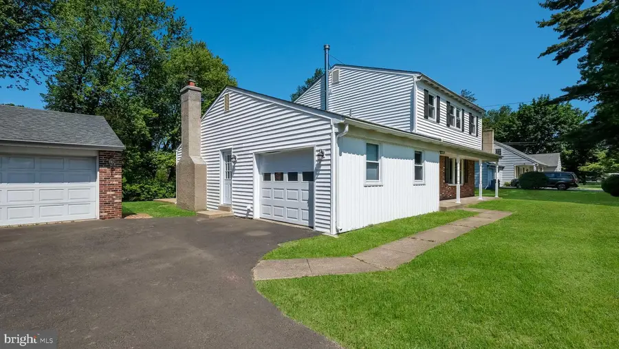 2548 Damian Dr, Hatboro, PA 19040 - #2