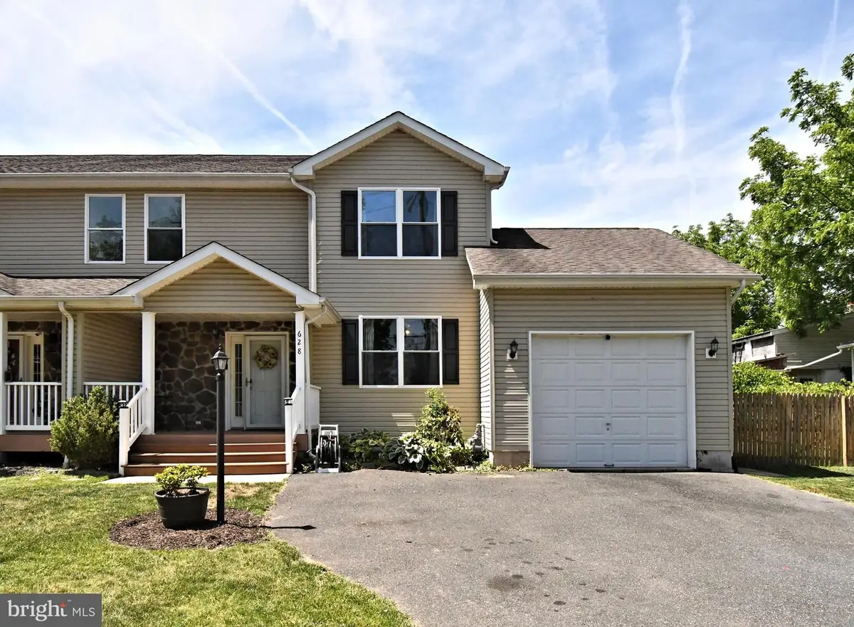 628 Jones Ave, Lansdale, PA 19446 - #1
