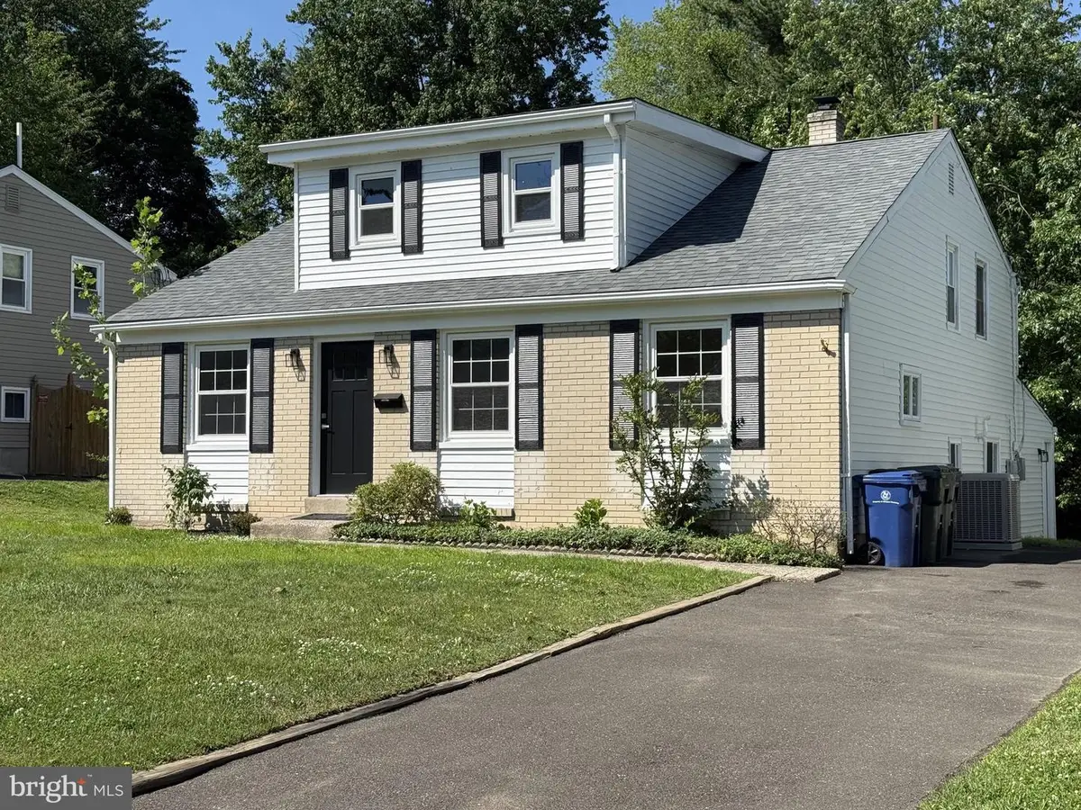 2921 Senak Rd, Abington, PA 19001 - #1
