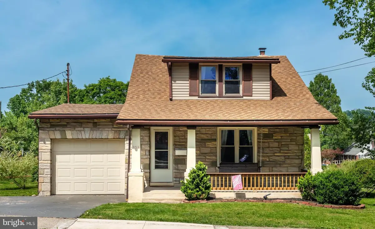 253 Master St, Pottstown, PA 19464 - #1