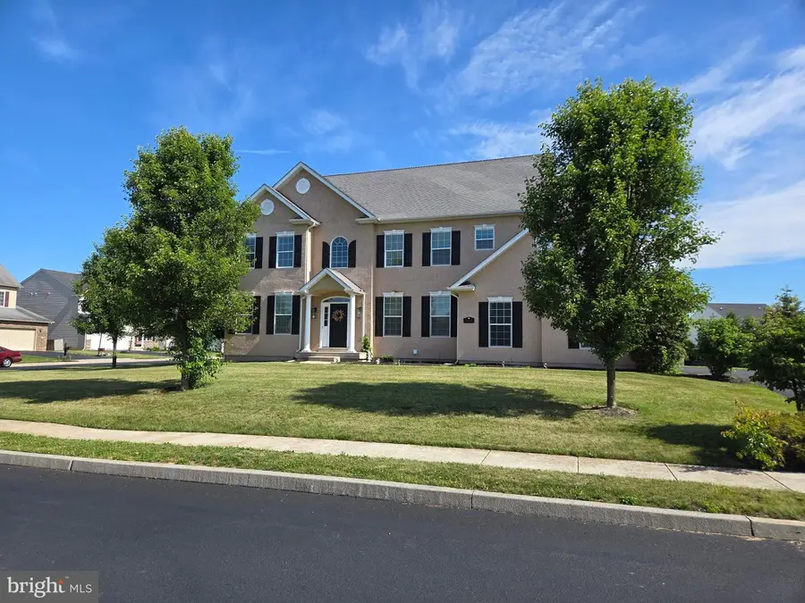 100 Lilac Ln, Gilbertsville, PA 19525 - #2