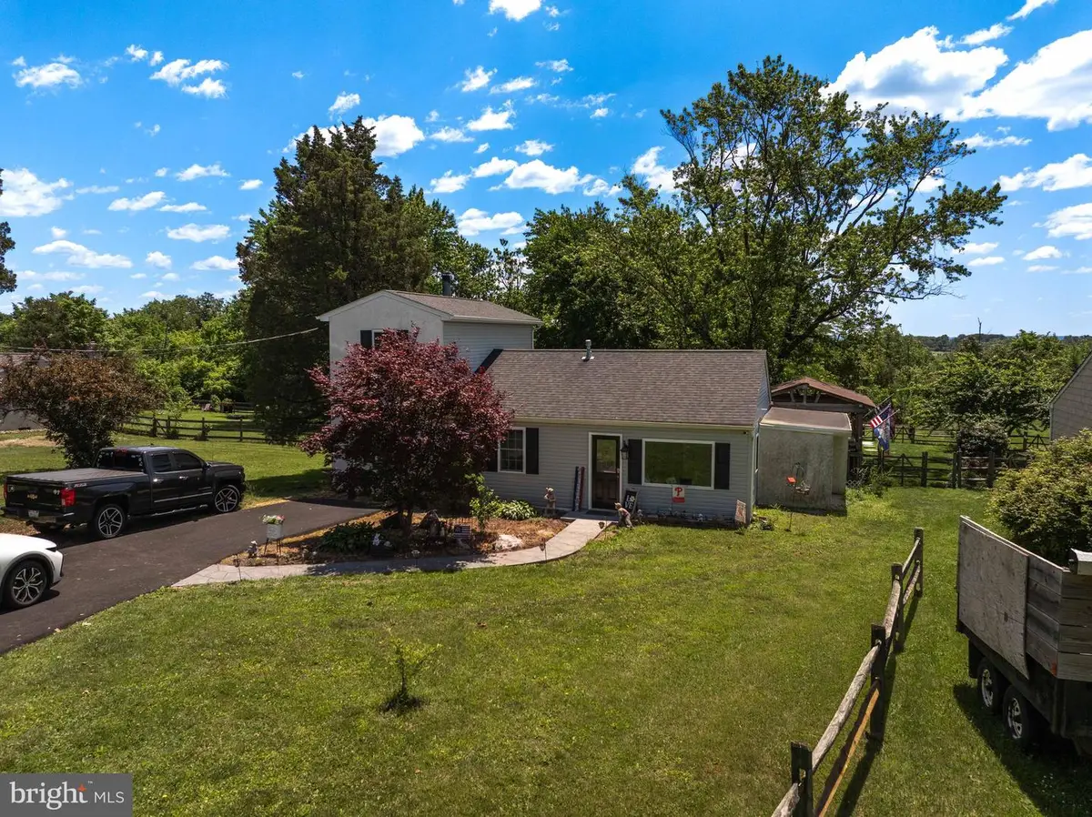 160 Highland Rd, Schwenksville, PA 19473 - #1