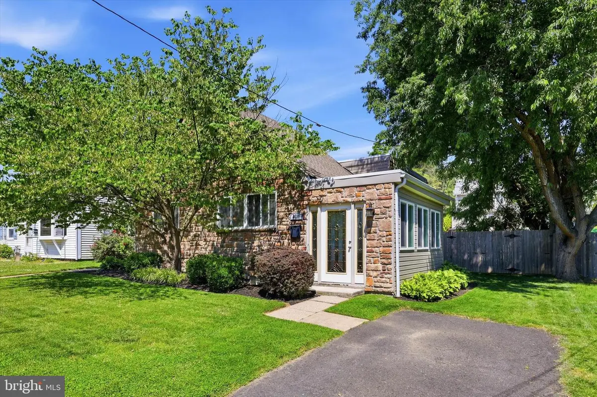 134 West Ave, Elkins Park, PA 19027 - #1
