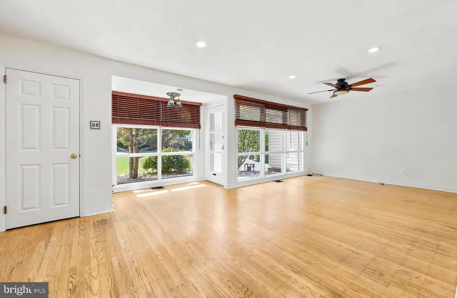 417 Meadowbrook Ln, Glenside, PA 19038 - #3