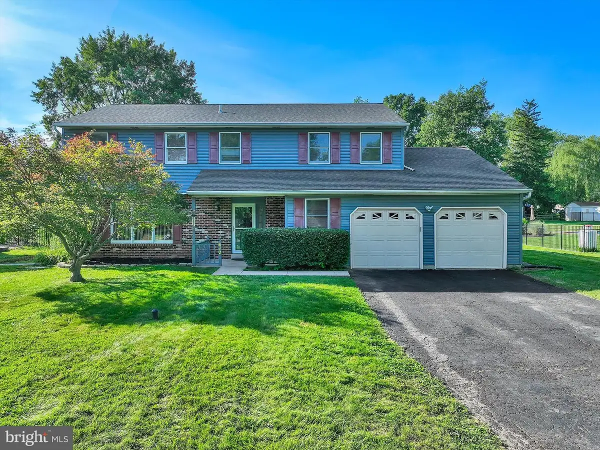 672 Brighton Dr, Hatfield, PA 19440 - #1