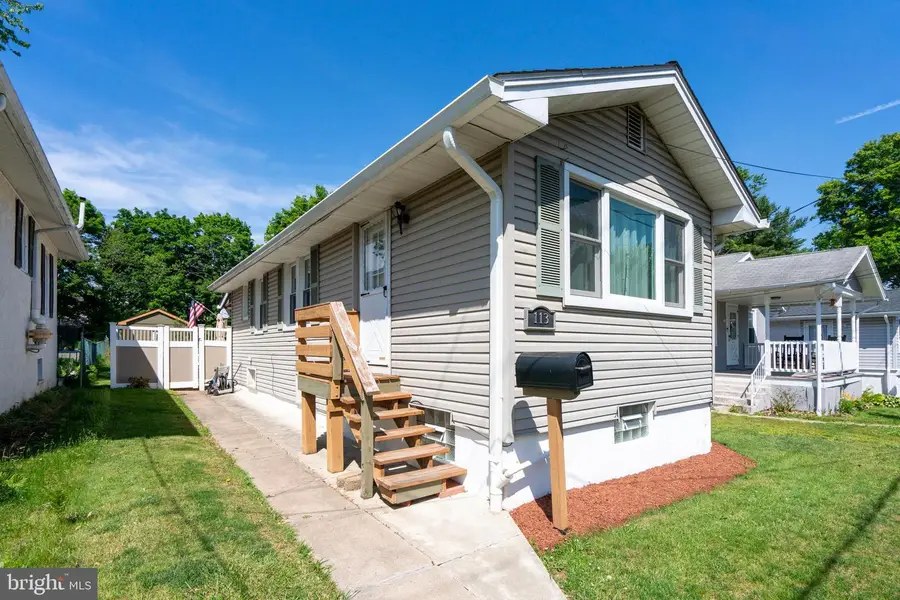 113 Penn St, Pennsburg, PA 18073 - #3
