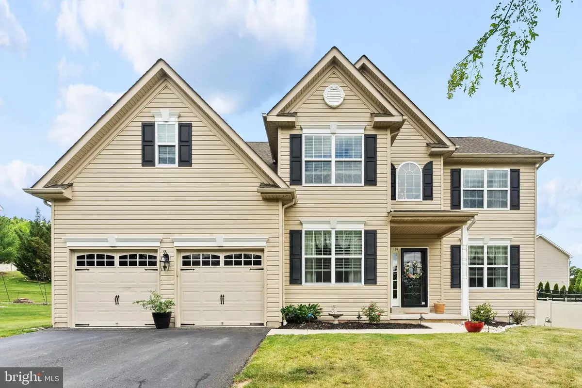 114 Lawrence Dr, Gilbertsville, PA 19525 - #1