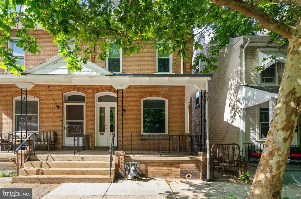 239 Beech St, Pottstown, PA 19464 - #1