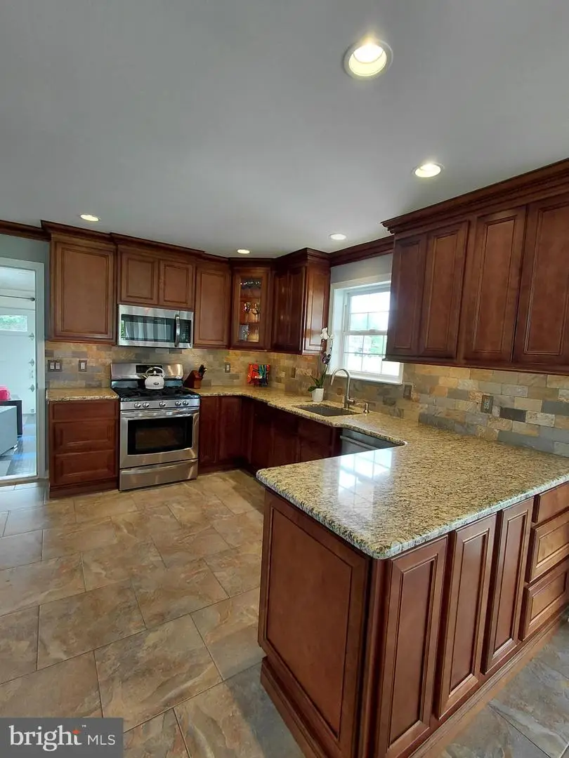 41 Edmonds Dr, Royersford, PA 19468 - #2
