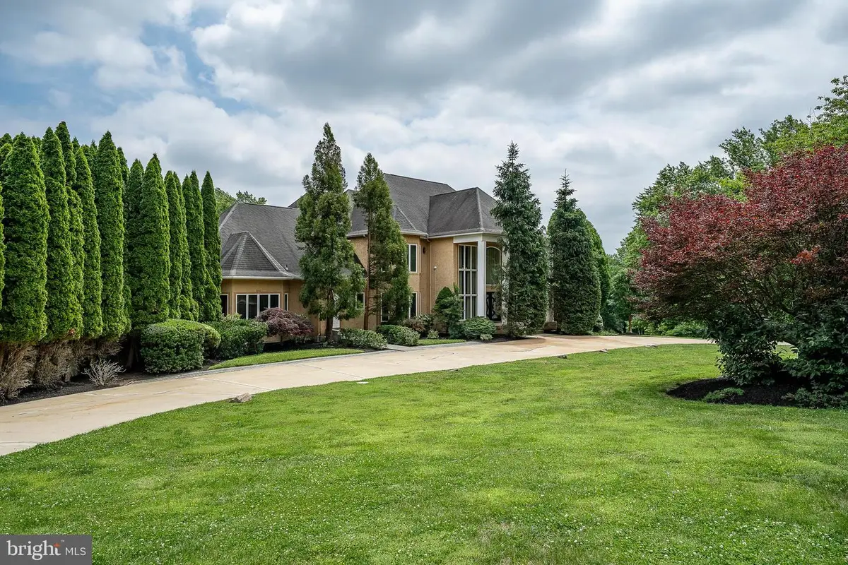 1041 Herkness Dr, Meadowbrook, PA 19046 - #1