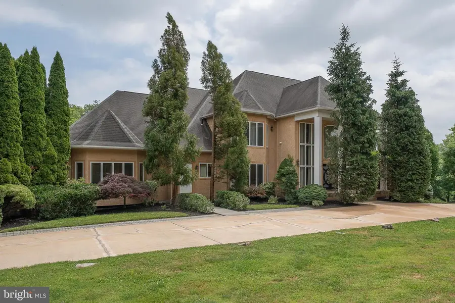 1041 Herkness Dr, Meadowbrook, PA 19046 - #2