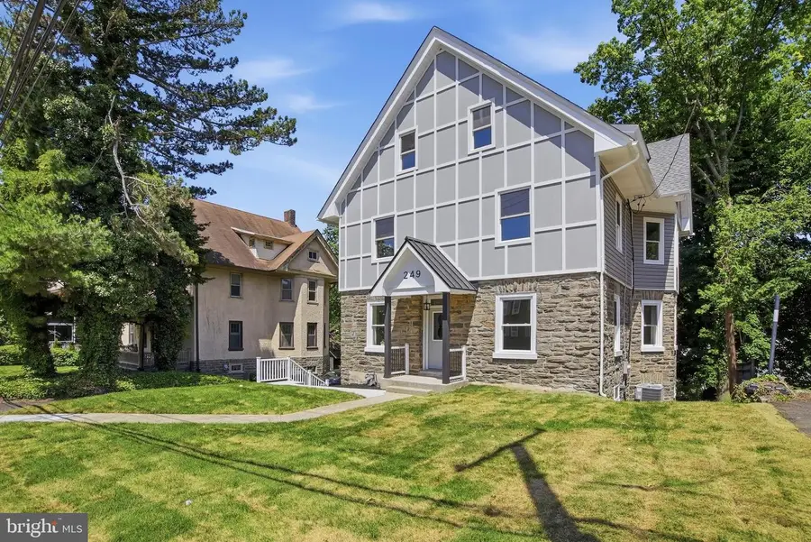 249 Washington Ln, Jenkintown, PA 19046 - #2