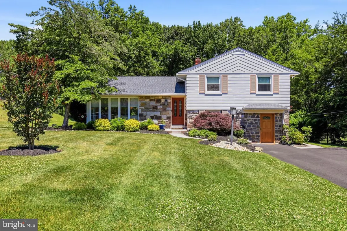 467 Wingate Rd, Huntingdon Valley, PA 19006 - #1