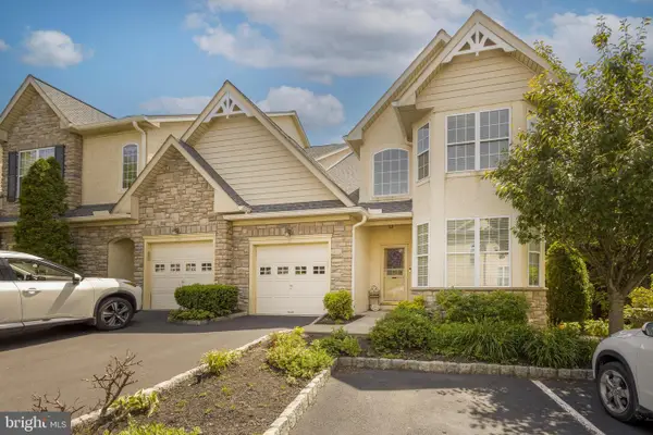 16 Jefferson Crossing, EAST NORRITON, PA 19401