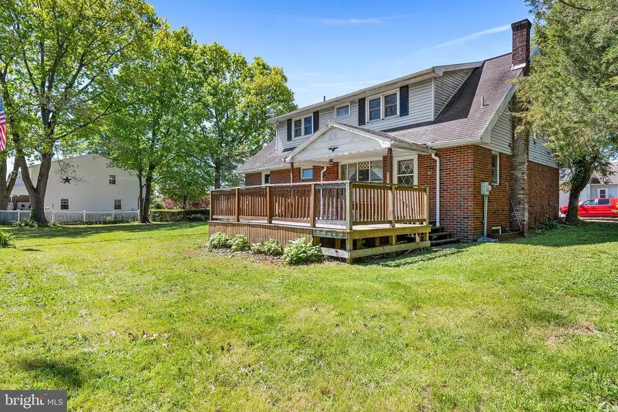 318 Washington St, Pennsburg, PA 18073 - #2