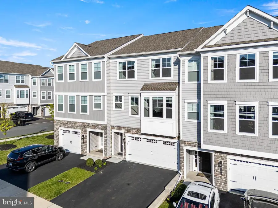 161 Everleigh Dr, Royersford, PA 19468 - #2