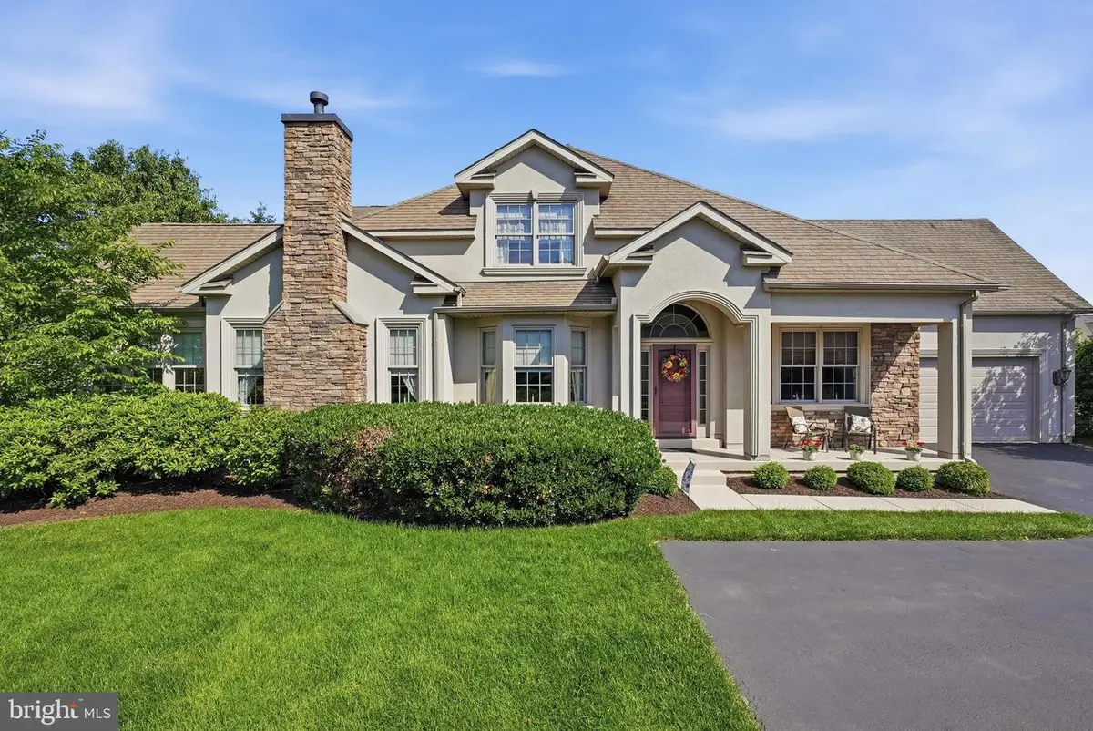 265 Country Club Dr, Telford, PA 18969 - #1