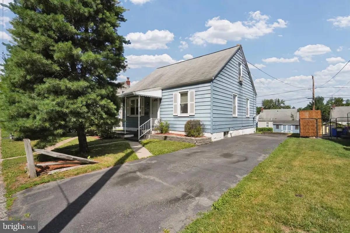 813 N Adams St, Pottstown, PA 19464 - #1