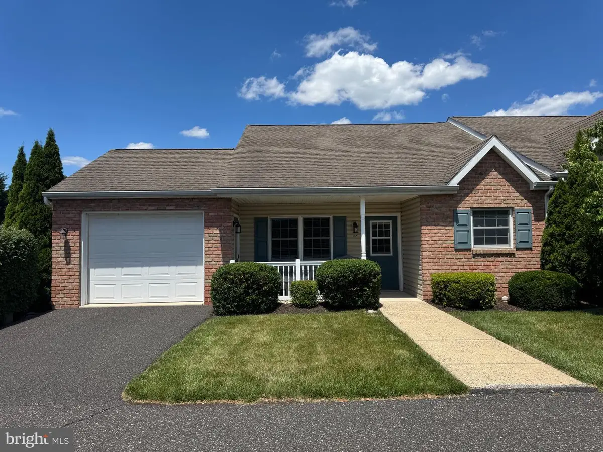 27 Ludwig Ln, Pottstown, PA 19464 - #1