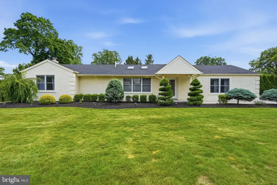 3637 Buck Rd, Huntingdon Valley, PA 19006 - #2