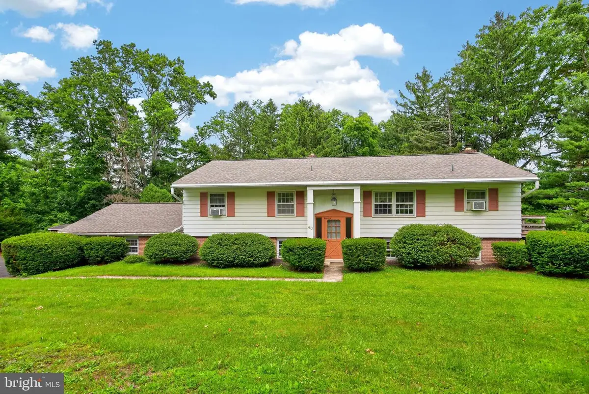 40 2nd St, Schwenksville, PA 19473 - #1