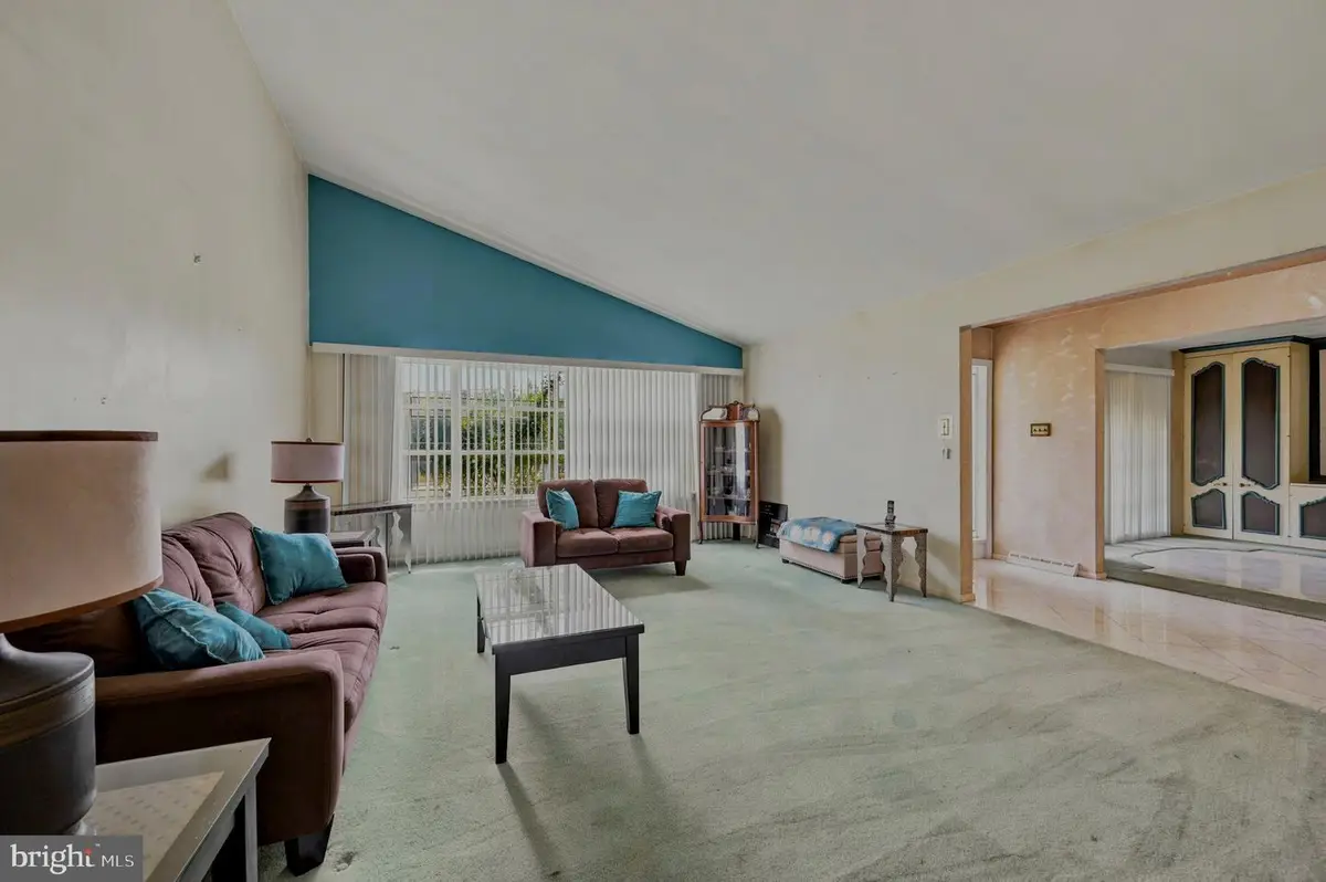 7900 Deer Run Rd, Glenside, PA 19038 - #1