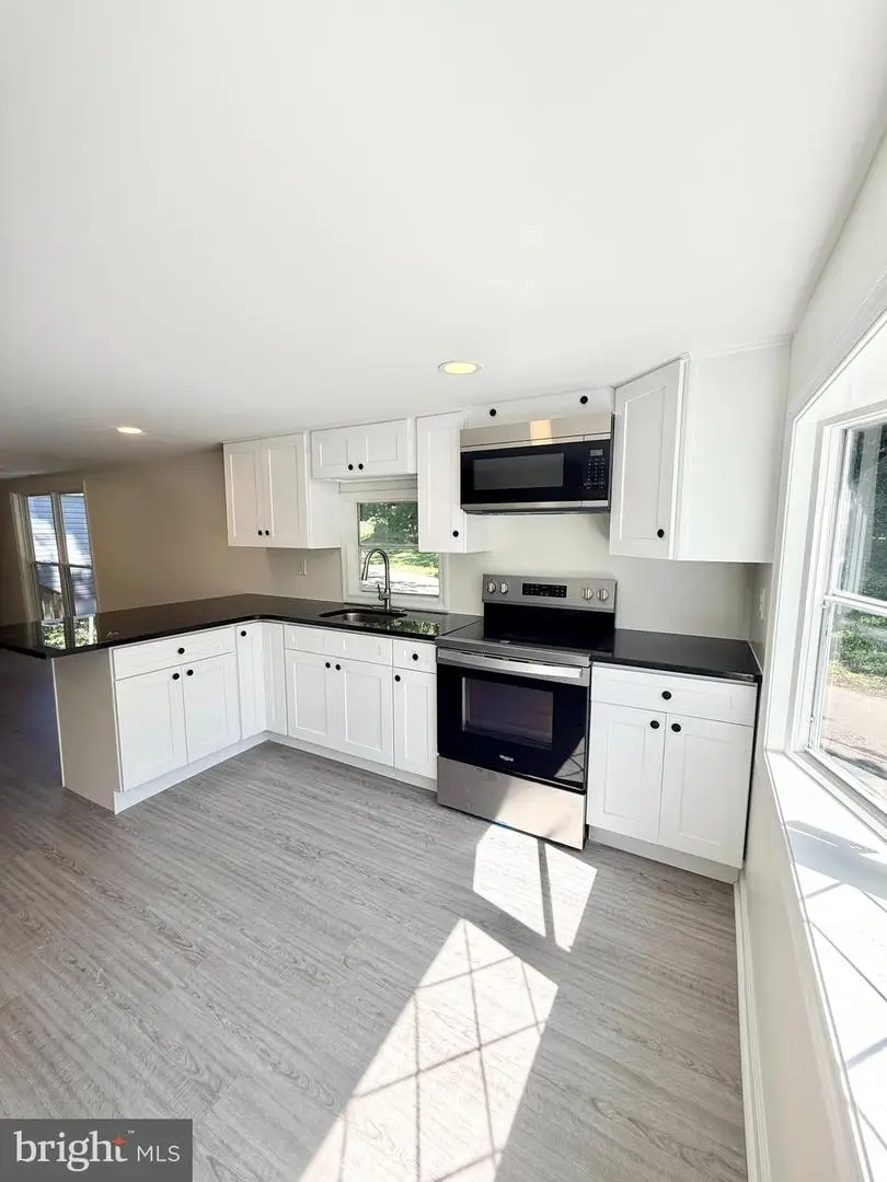 145 Devon Dr, Norristown, PA 19403 - #3
