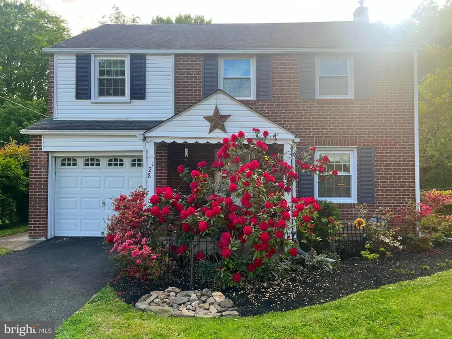 128 Boncouer Rd, Cheltenham, PA 19012 - #2