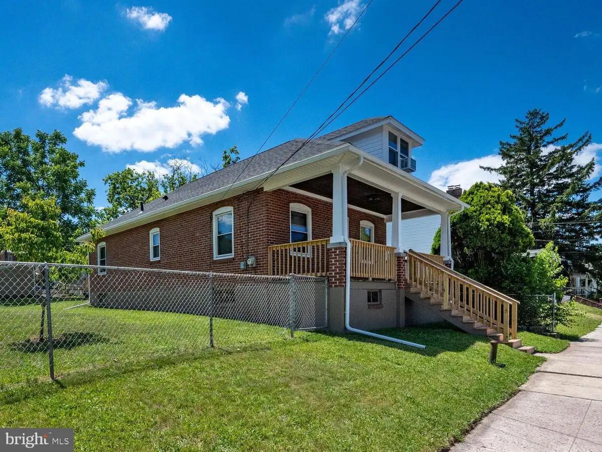 662 Spruce St, Pottstown, PA 19464 - #1