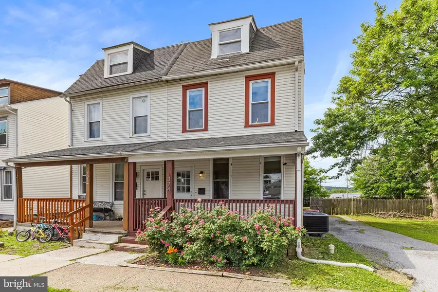 324 Ash St, Pottstown, PA 19464 - #2