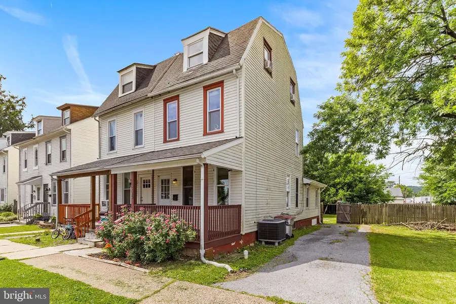 324 Ash St, Pottstown, PA 19464 - #3